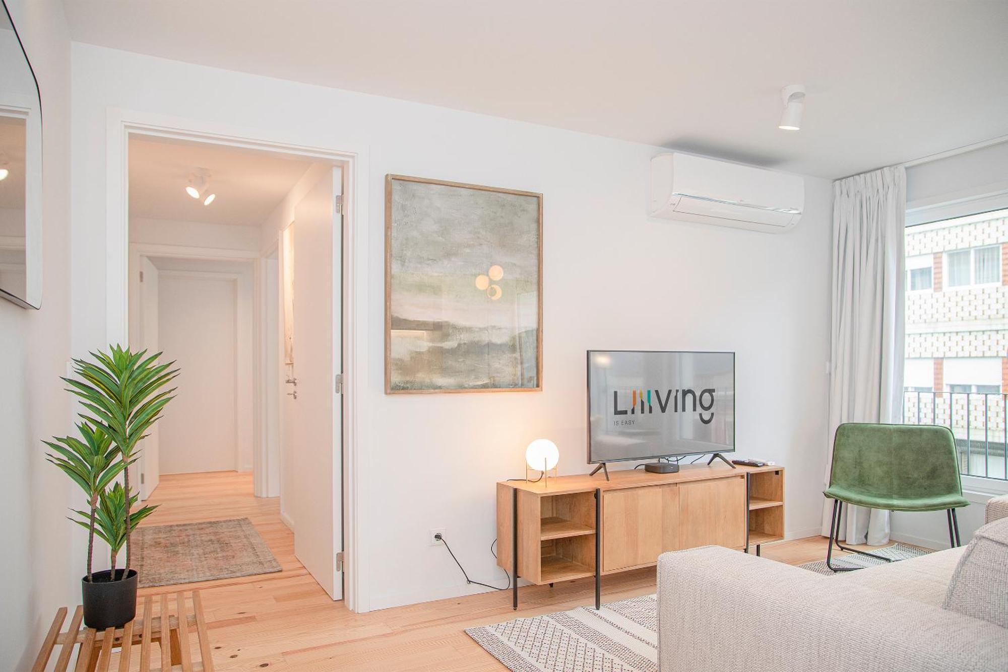 Liiiving In - Modern & Glam M Apartment